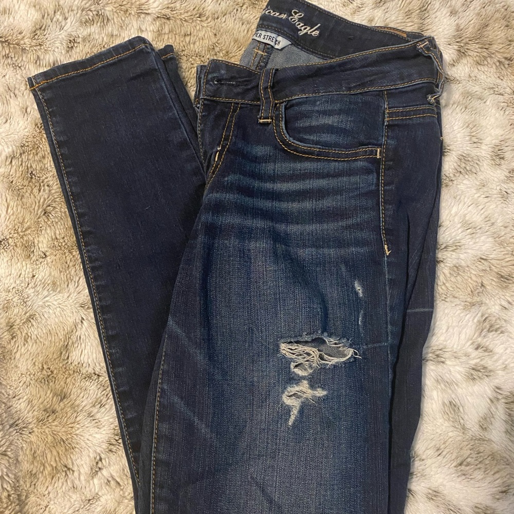 AE distressed skinny jeans/jeggings size 2